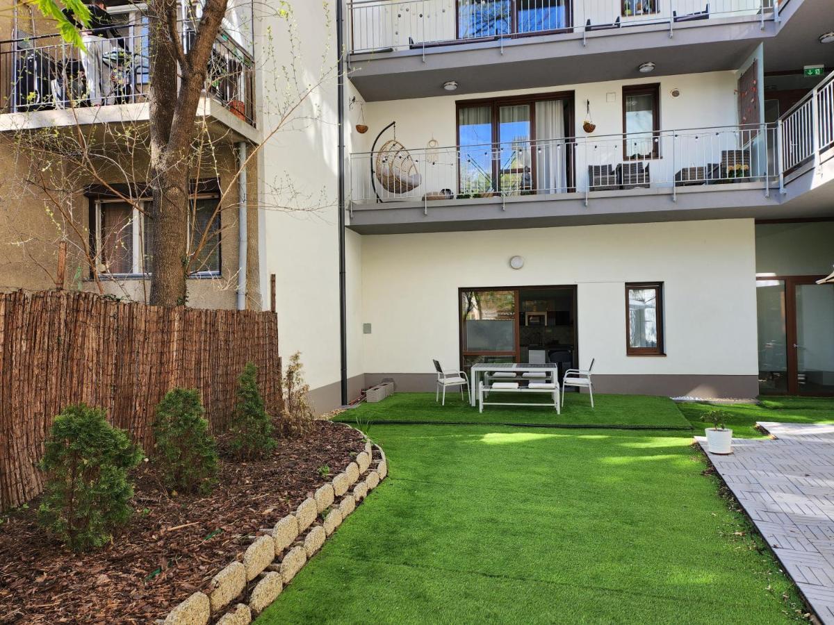 S18 "Garden In The City" Apartment บูดาเปสต์ ภายนอก รูปภาพ